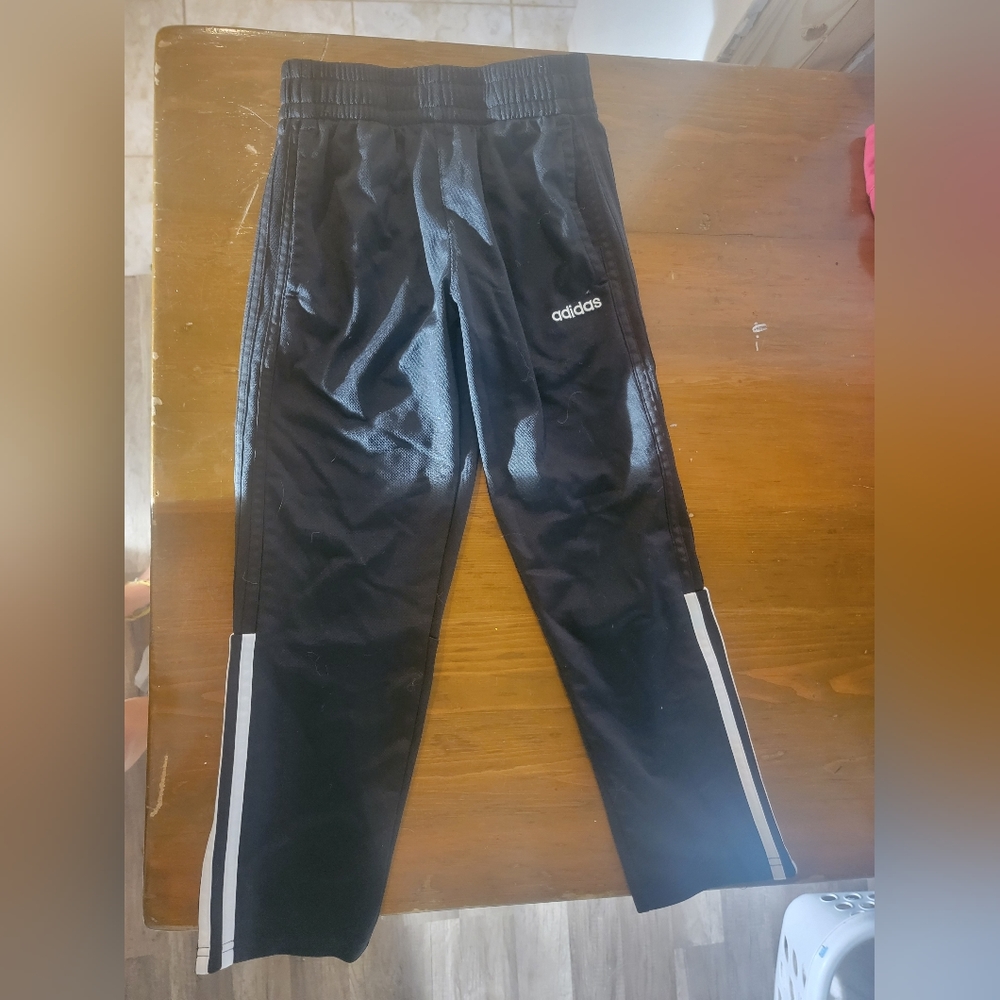 Adidas boys size 8 small
